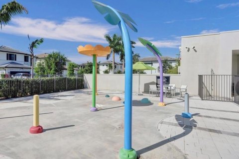 Condo in Doral, Florida, 3 bedrooms № 2259648 - photo 20