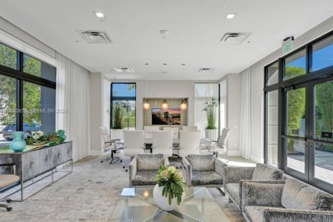 Condo in Doral, Florida, 3 bedrooms № 2259648 - photo 19