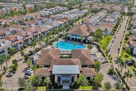 Condo in Doral, Florida, 3 bedrooms № 2259648 - photo 16