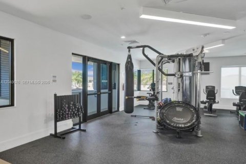 Condo in Doral, Florida, 3 bedrooms № 2259648 - photo 21