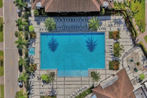 Condo in Doral, Florida, 3 bedrooms № 2259648