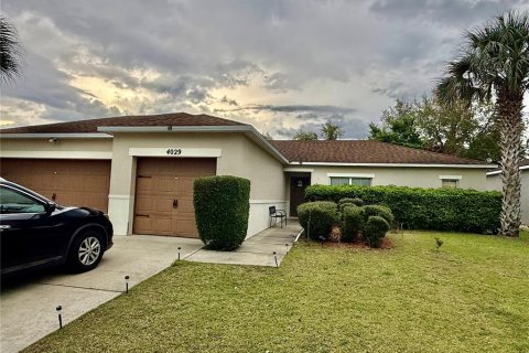 House in Kissimmee, Florida 3 bedrooms, 138.42 sq.m. № 2232574