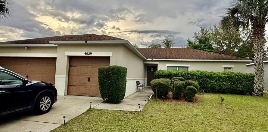 House in Kissimmee, Florida 3 bedrooms, 138.42 sq.m. № 2232574