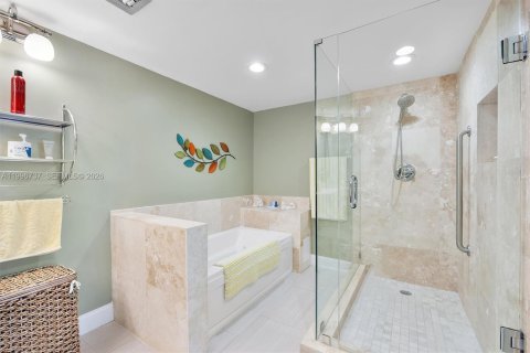 Condo in Pompano Beach, Florida, 2 bedrooms  № 2146443 - photo 25