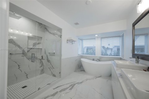 Villa ou maison à vendre à Coral Gables, Floride: 5 chambres, 470.55 m2 № 2179691 - photo 24