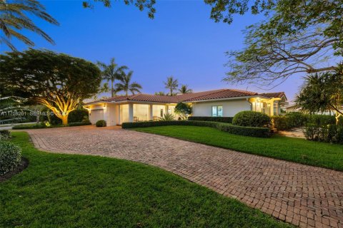 Villa ou maison à vendre à Coral Gables, Floride: 5 chambres, 470.55 m2 № 2179691 - photo 4