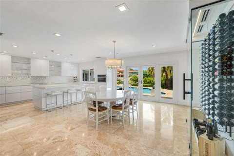 Villa ou maison à vendre à Coral Gables, Floride: 5 chambres, 470.55 m2 № 2179691 - photo 16