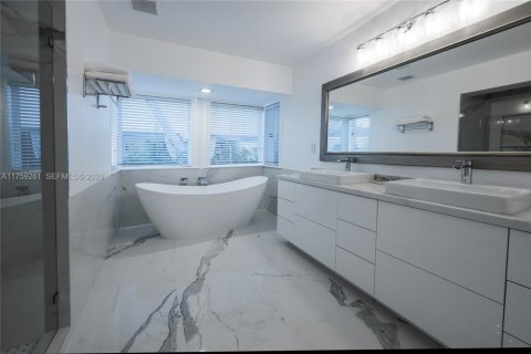 Villa ou maison à vendre à Coral Gables, Floride: 5 chambres, 470.55 m2 № 2179691 - photo 25