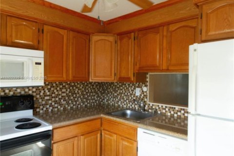 Copropriété à vendre à Lauderdale Lakes, Floride: 1 chambre, 65.5 m2 № 1982041 - photo 4