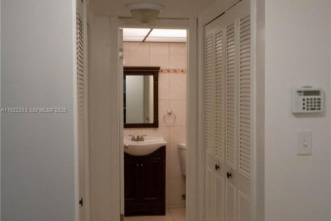 Copropriété à vendre à Lauderdale Lakes, Floride: 1 chambre, 65.5 m2 № 1982041 - photo 8
