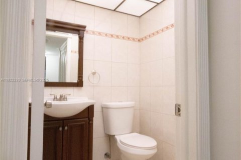 Copropriété à vendre à Lauderdale Lakes, Floride: 1 chambre, 65.5 m2 № 1982041 - photo 12