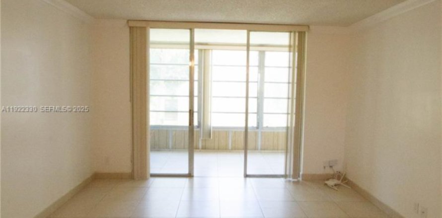 Condo à Lauderdale Lakes, Floride, 1 chambre  № 1982041