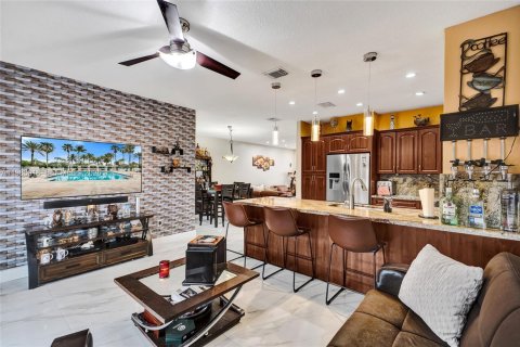 Townhouse in Miami, Florida 5 bedrooms, 196.95 sq.m. № 2047620 - photo 12