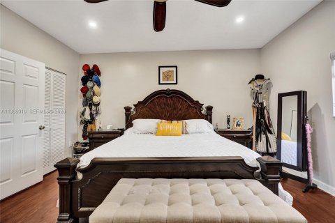 Townhouse in Miami, Florida 5 bedrooms, 196.95 sq.m. № 2047620 - photo 25