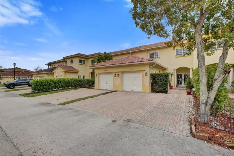 Townhouse in Miami, Florida 5 bedrooms, 196.95 sq.m. № 2047620 - photo 6