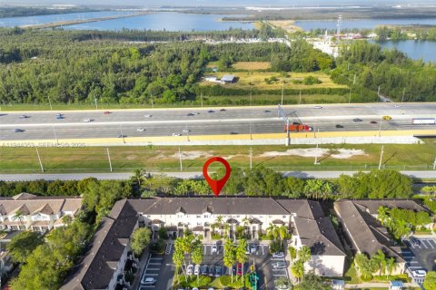 Townhouse in Doral, Florida 2 bedrooms, 106.84 sq.m. № 2152820 - photo 25