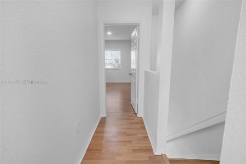 Townhouse in Doral, Florida 2 bedrooms, 106.84 sq.m. № 2152820 - photo 10