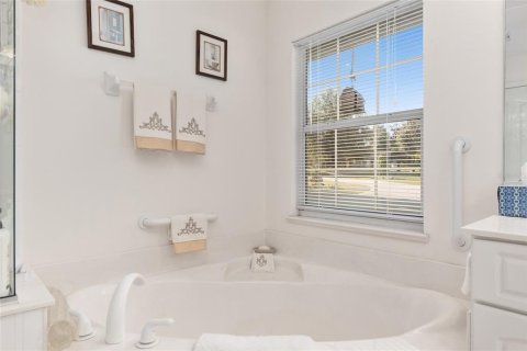 House in Ocala, Florida 4 bedrooms, 234.67 sq.m. № 1909282 - photo 19