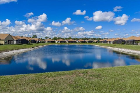 Villa ou maison à vendre à Winter Haven, Floride: 3 chambres, 189.99 m2 № 2423780 - photo 2