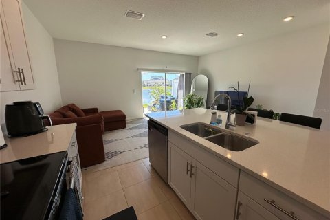 Townhouse in Nokomis, Florida 3 bedrooms, 127.55 sq.m. № 1834839 - photo 9