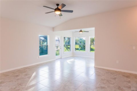 House in Punta Gorda, Florida 4 bedrooms, 167.5 sq.m. № 1449783 - photo 10