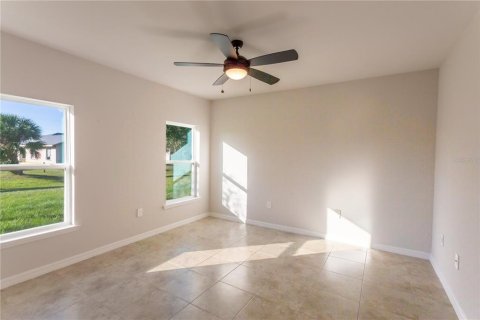 House in Punta Gorda, Florida 4 bedrooms, 167.5 sq.m. № 1449783 - photo 12