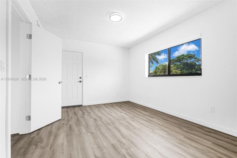 Apartamento en alquiler en North Miami, Florida, 2 dormitorios, 102.19 m2 № 2011045 - foto 20