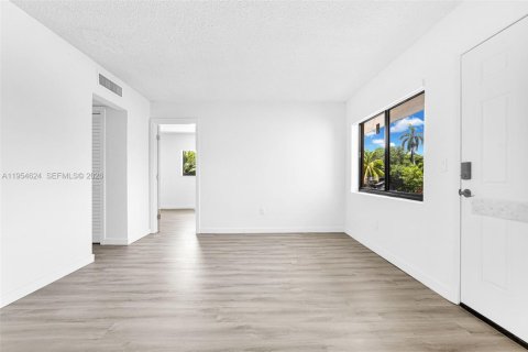 Apartamento en alquiler en North Miami, Florida, 2 dormitorios, 102.19 m2 № 2011045 - foto 10