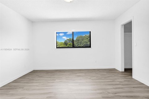 Apartamento en alquiler en North Miami, Florida, 2 dormitorios, 102.19 m2 № 2011045 - foto 21