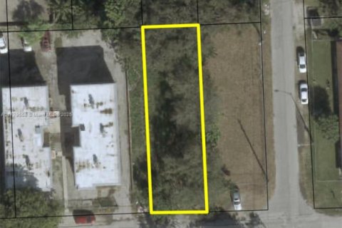 Купить земельный участок в Майами, Флорида № 1976216 - фото 2