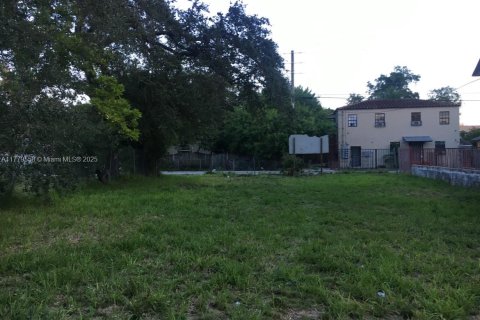 Купить земельный участок в Майами, Флорида № 1976216 - фото 6