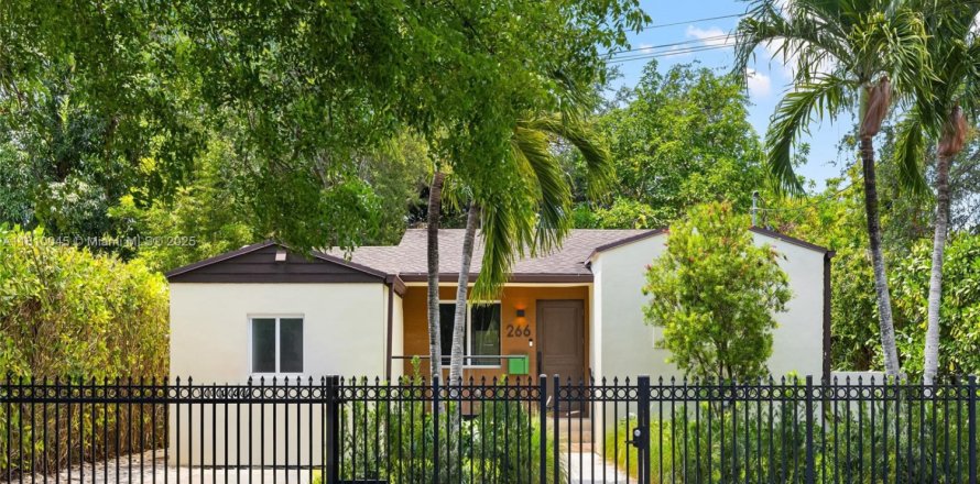 Casa en Miami, Florida 3 dormitorios, 95.5 m2 № 1753147