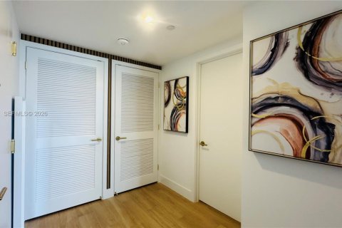 Купить кондоминиум в Майами, Флорида 42.83м2, № 2263053 - фото 16