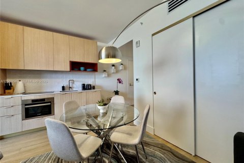 Купить кондоминиум в Майами, Флорида 42.83м2, № 2263053 - фото 12
