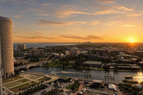 Condo in Tampa, Florida, 2 bedrooms  № 2123043