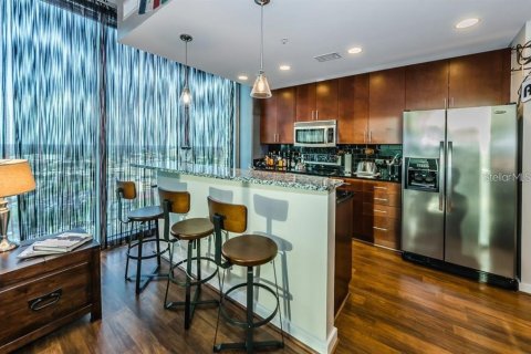 Condo in Tampa, Florida, 2 bedrooms № 2123043 - photo 6