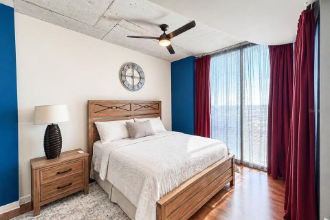 Condo in Tampa, Florida, 2 bedrooms № 2123043 - photo 12