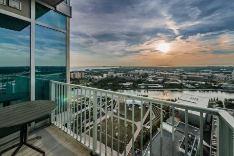 Condo in Tampa, Florida, 2 bedrooms № 2123043 - photo 4