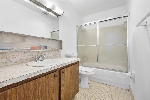 Copropriété à vendre à Hollywood, Floride: 1 chambre, 61.78 m2 № 1937874 - photo 10