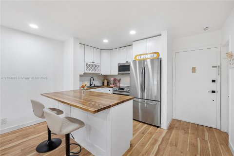 Condominio en venta en Hollywood, Florida, 1 dormitorio, 61.78 m2 № 1937874 - foto 5