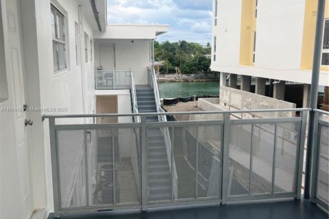 Condo in Miami Beach, Florida, 2 bedrooms № 1851941 - photo 10