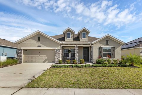 House in Mount Dora, Florida 4 bedrooms, 270.25 sq.m. № 1816083 - photo 1