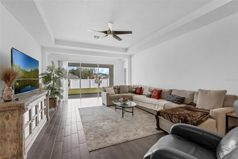 House in Mount Dora, Florida 4 bedrooms, 270.25 sq.m. № 1816083 - photo 4