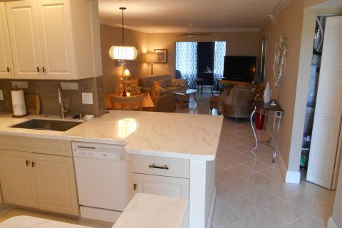 Condo in Boynton Beach, Florida, 2 bedrooms  № 2263788 - photo 6