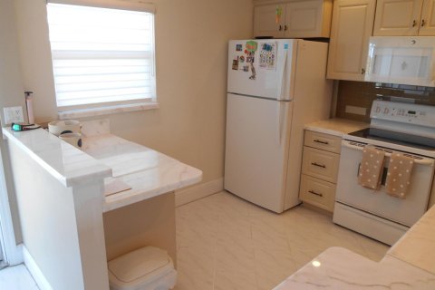 Condo in Boynton Beach, Florida, 2 bedrooms  № 2263788 - photo 7