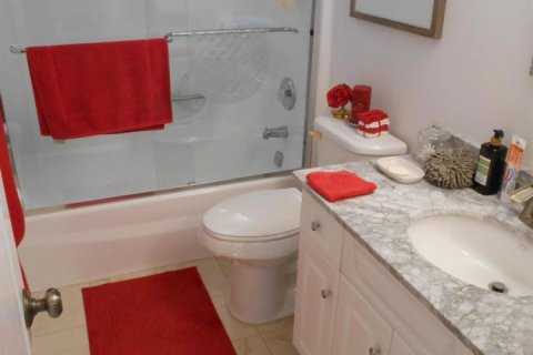 Condo in Boynton Beach, Florida, 2 bedrooms  № 2263788 - photo 18