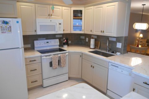 Condo in Boynton Beach, Florida, 2 bedrooms  № 2263788 - photo 5