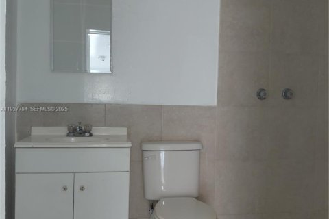 Снять в аренду виллу или дом в Майами, Флорида 2 спальни, 257.43м2, № 1988005 - фото 7