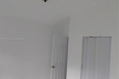 Снять в аренду виллу или дом в Майами, Флорида 2 спальни, 257.43м2, № 1988005 - фото 9