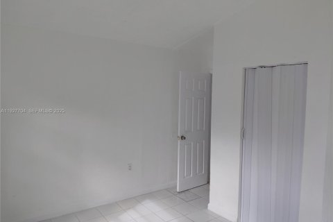 Снять в аренду виллу или дом в Майами, Флорида 2 спальни, 257.43м2, № 1988005 - фото 8